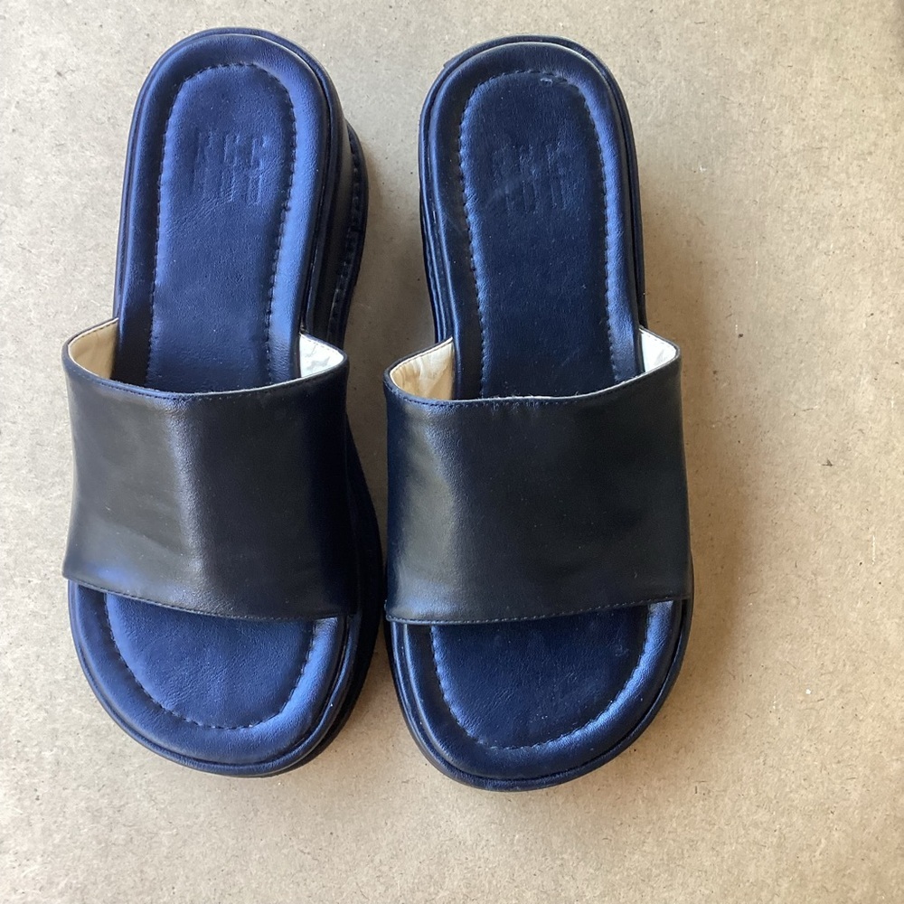 RGG black slides with 2 1/5 inch platforms, size 8.5 (250)